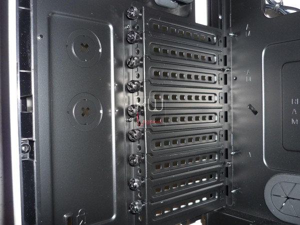 Corsair_Graphite_780T_-_Uno_sguardo_allinterno_-_14