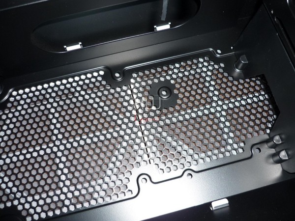 Corsair_Graphite_780T_-_Uno_sguardo_allinterno_-_16