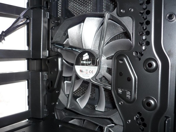 Corsair_Graphite_780T_-_Uno_sguardo_allinterno_-_9