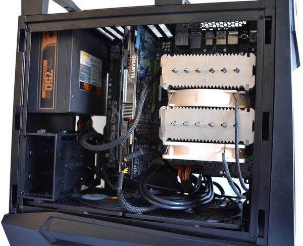 Silverstone_Raven_RV05_-_Installazione_dei_componenti_-_4