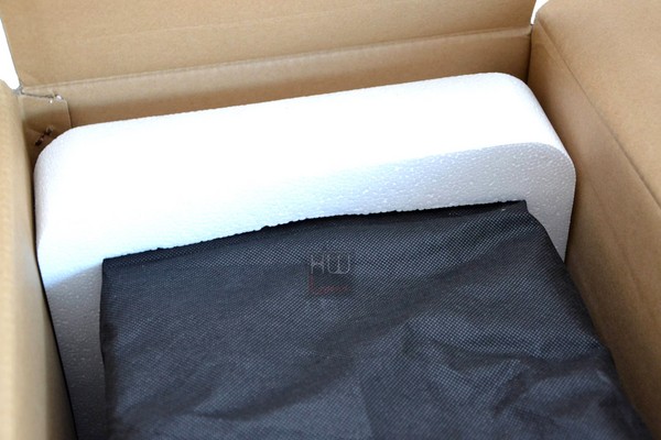Silverstone_Raven_RV05_-_Packaging_e_Bundle_-_5a