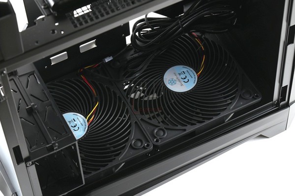 Silverstone_Raven_RV05_-_Uno_sguardo_allinterno_-_7