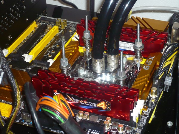 018-gskill-ripjaws4-ddr4-foto-configurazione-prova