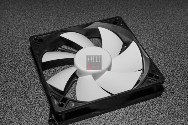 NZXT_Kraken_X31_X41_e_X61_-Ventole_e_pasta_termica
