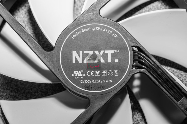 NZXT_Kraken_X31_X41_e_X61_-Ventole_e_pasta_termica_-_2