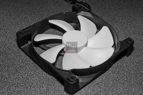 NZXT_Kraken_X31_X41_e_X61_-Ventole_e_pasta_termica_-_8