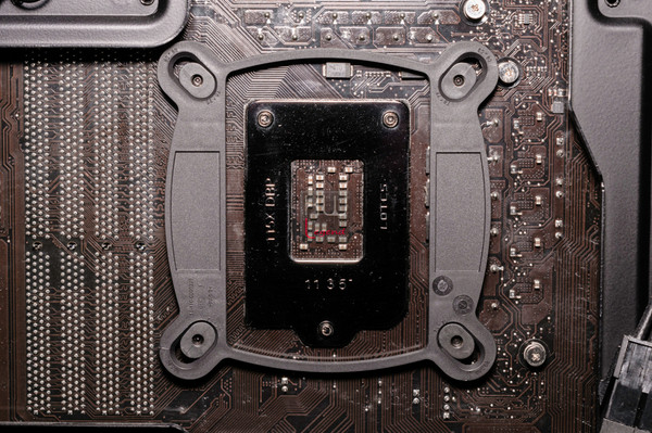 NZXT_Kraken_X31_X41_e_X61_-_Montaggio_e_Applicazione_pasta_termica_-_3