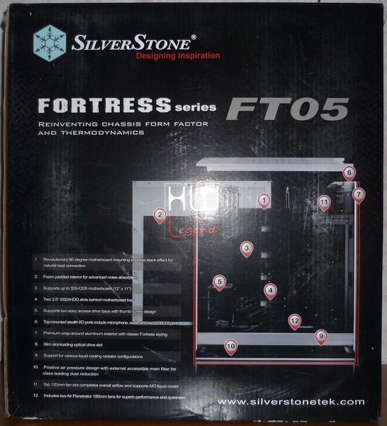 SilverStone_Fortress_FT_05_-_Packaging_e_Bundle_-_1