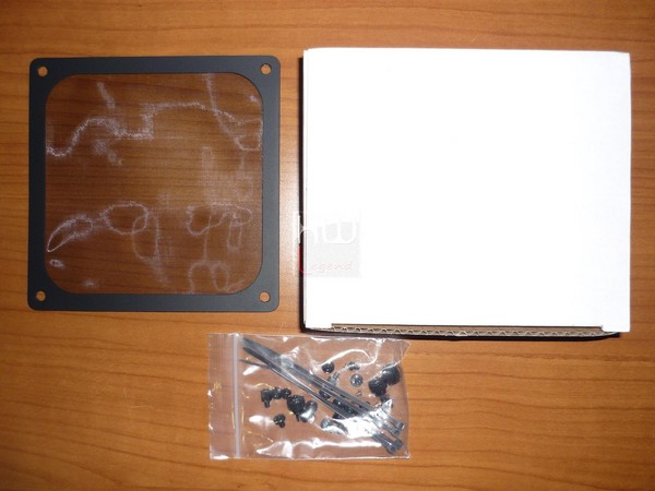SilverStone_Fortress_FT_05_-_Packaging_e_Bundle_-_5