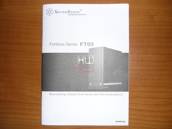 SilverStone_Fortress_FT_05_-_Packaging_e_Bundle_-_6