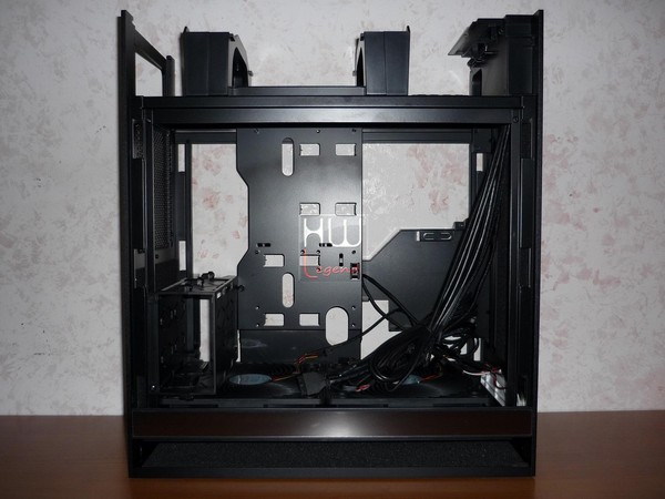 SilverStone_Fortress_FT_05_-_Uno_sguardo_allinterno