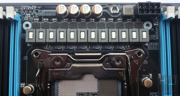033a-asrock-x99-extreme11-foto-scheda-zona-socket-circuiteria