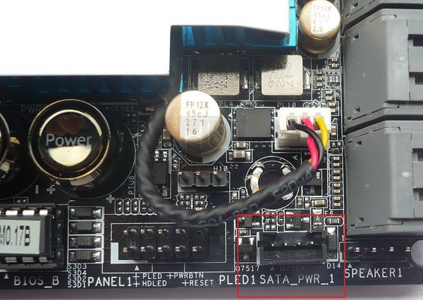 048a-asrock-x99-extreme11-foto-scheda-conn-hdd-saver