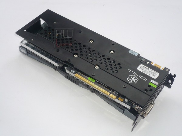 054-inno3d-gtx960-ichill-foto-scheda-retro-varie