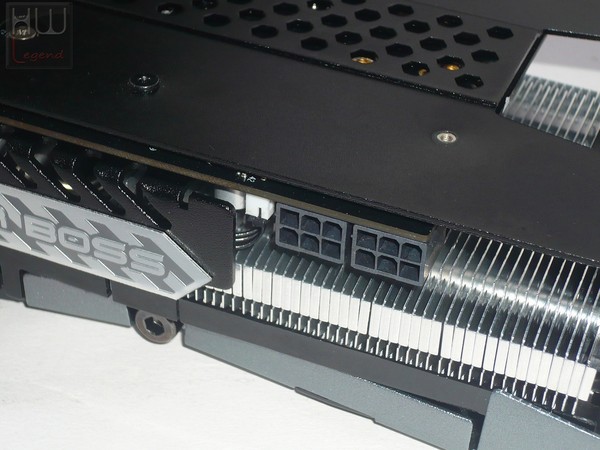 058-inno3d-gtx960-ichill-foto-scheda-conn-alimentazione-supplementare-6pin