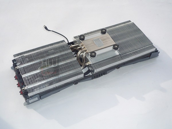 064-inno3d-gtx960-ichill-foto-dissipatore