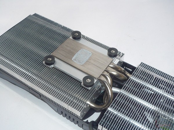 066-inno3d-gtx960-ichill-foto-dissipatore