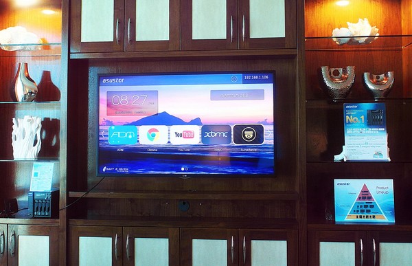ASUSTOR_CES_2015_-_3
