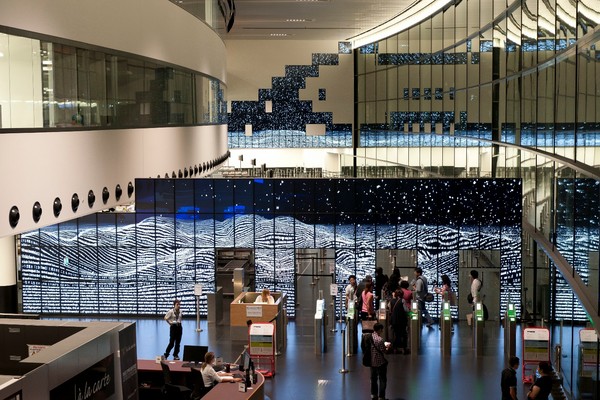 Aeroporto-Vienna_Ars-Electronica-Futrelab_Zeitraum_Otto-Saxinger_4_medium