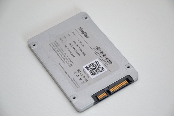 KingFast_F8_Series_240GB_-_Uno_sguardo_da_vicino_-_4
