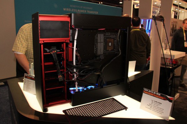 CES_2015_In_Win_-_4