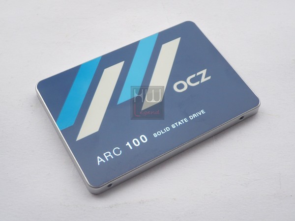 013-ocz-arc-100-foto-ssd-fronte-varie