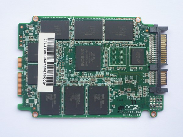 024-ocz-arc-100-foto-ssd-smontato-pcb