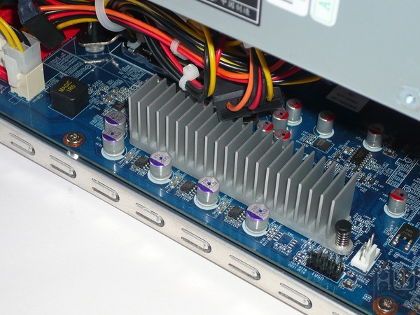 056-shuttle-sh97r6-foto-minipc-dissi-circuiteria