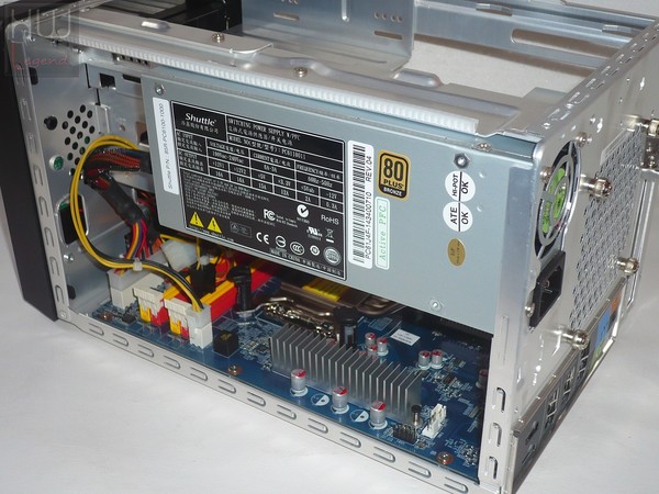 065-shuttle-sh97r6-foto-minipc-alimentatore