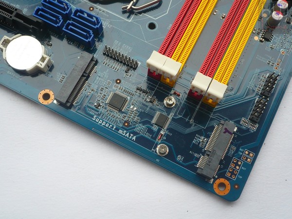 076-shuttle-sh97r6-foto-minipc-scheda-madre-slot-msata