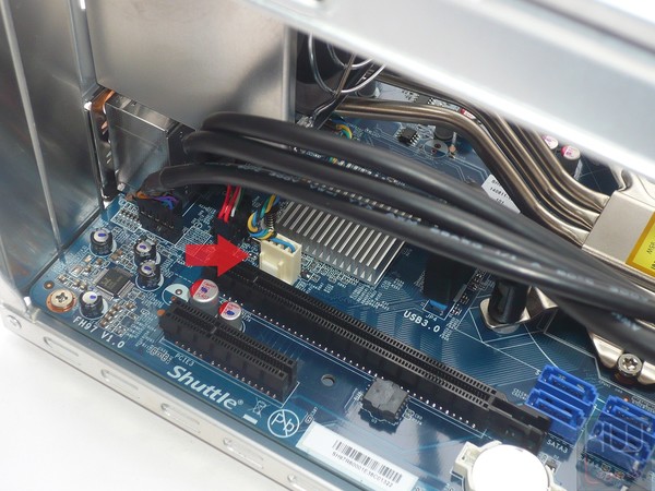 088-shuttle-sh97r6-foto-minipc-installazione-componenti-cpu-collegamento-ventola