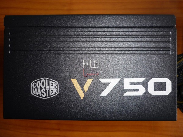 Cooler_Master_V750_Semi-Modular_750W_-_Uno_sguardo_da_vicino_-_1