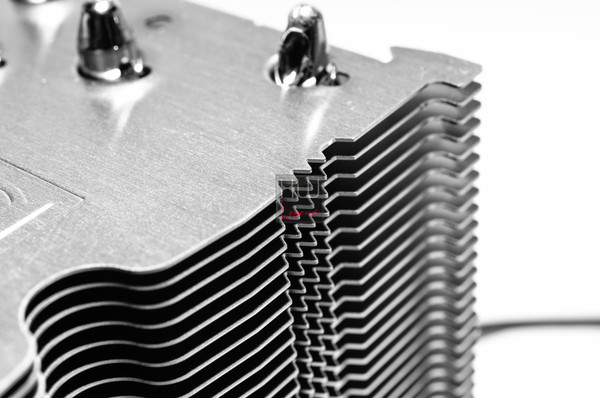 Noctua_NH-U9S_-_Uno_sguardo_da_vicino_-_10