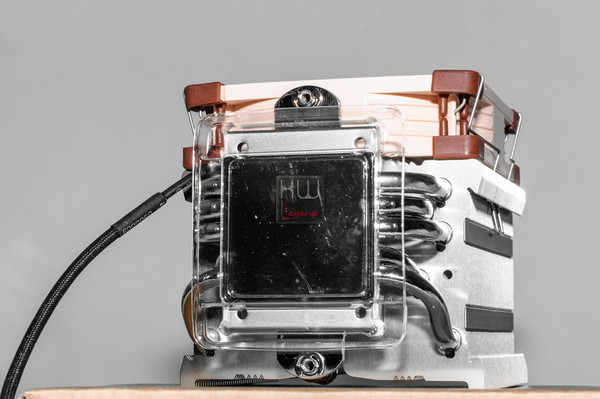 Noctua_NH-U9S_-_Uno_sguardo_da_vicino_-_4