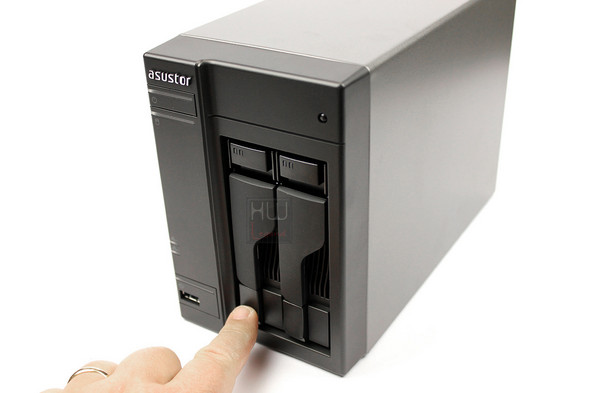 asustor_as5002t_nas_hotswap_1