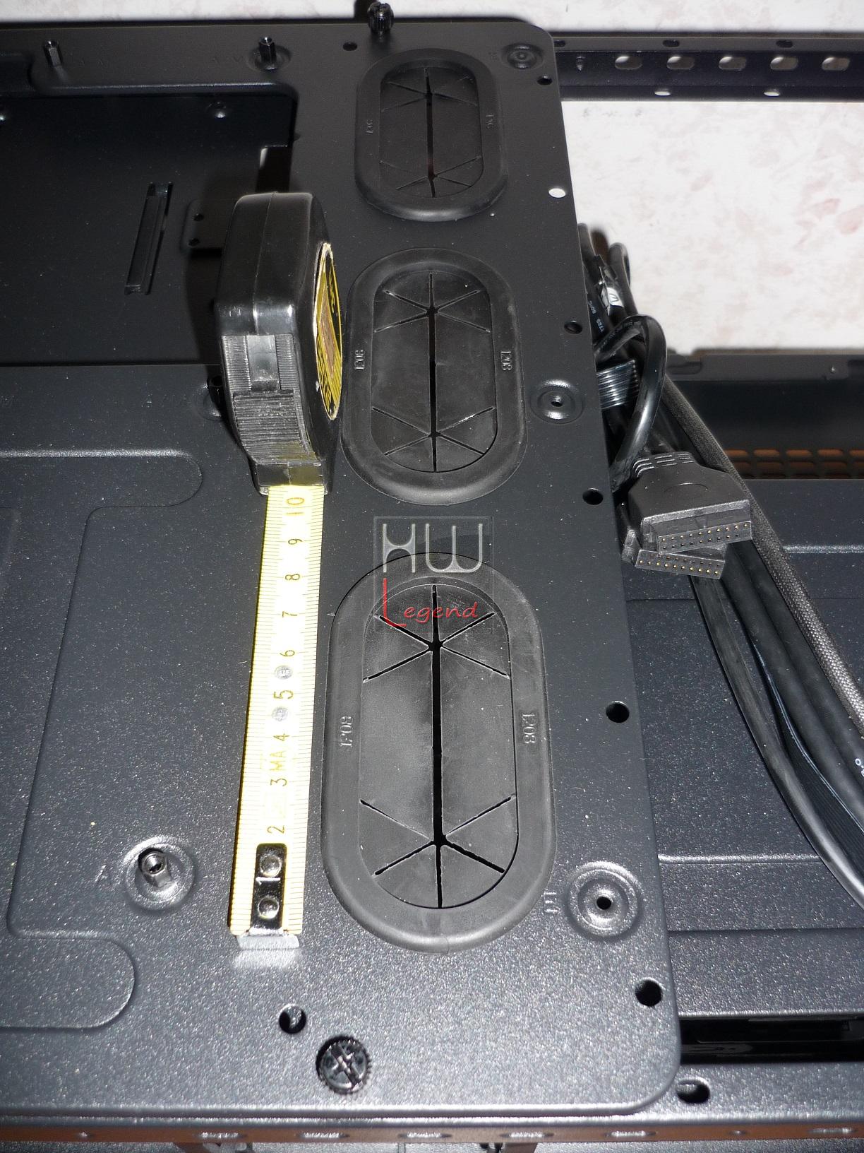 Thermaltake_Core_X9_-_Uno_sguardo_allinterno_-_2