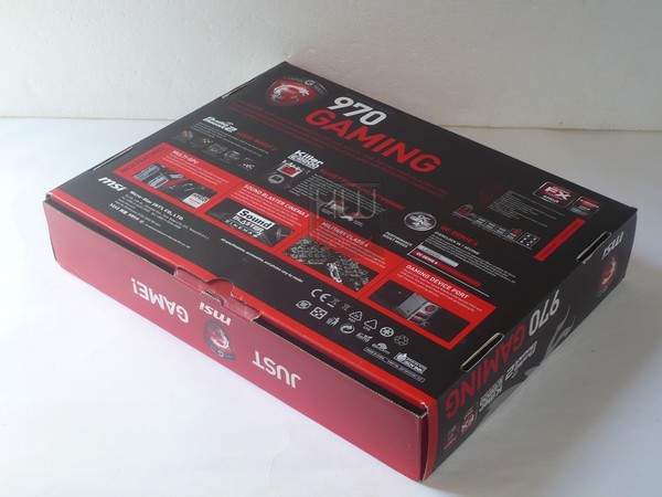 018-amd-fx8320e-piattaforma-gaming-mainboard-foto-confezione-laterale