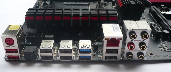 044a-amd-fx8320e-piattaforma-gaming-mainboard-pannello-posteriore-IO