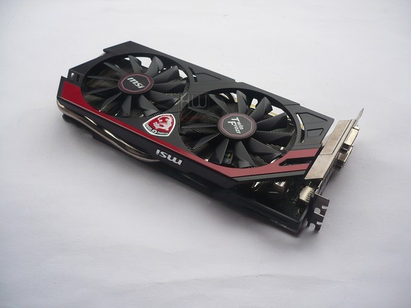 119-amd-fx8320e-piattaforma-gaming-vga-foto-scheda-fronte-varie