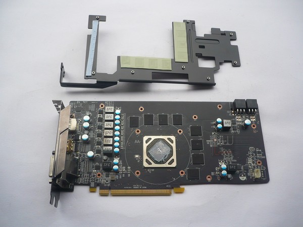 130-amd-fx8320e-piattaforma-gaming-vga-foto-scheda-smontata