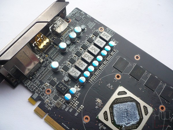 140-amd-fx8320e-piattaforma-gaming-vga-foto-scheda-circuiteria