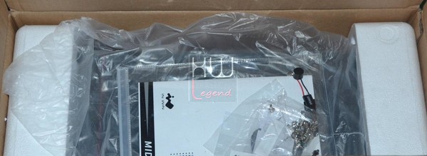 In_Win_703_-_Packaging_e_Bundle_-_3