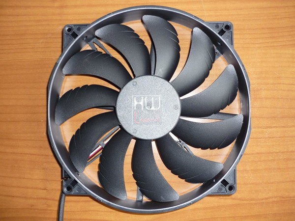 Thermaltake_Core_X9_-_Analisi_ventola_e_gestione_dei_flussi_daria_-_2
