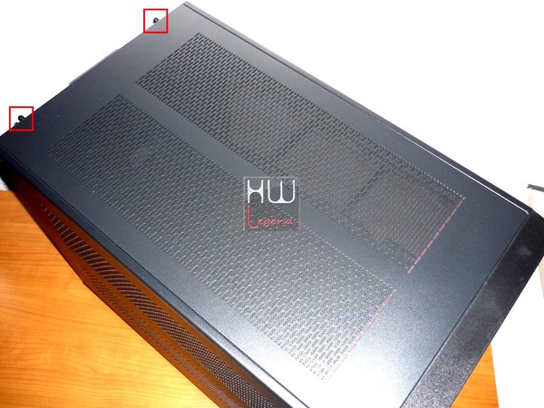 Thermaltake_Core_X9_-_Uno_sguardo_allesterno_-_10