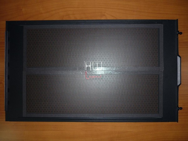 Thermaltake_Core_X9_-_Uno_sguardo_allesterno_-_11