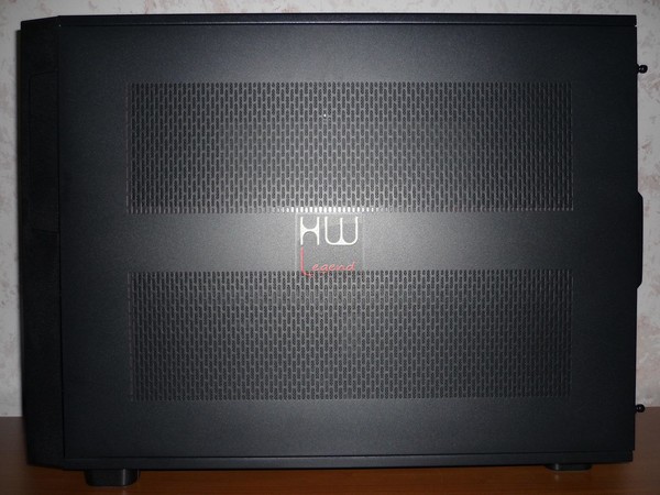 Thermaltake_Core_X9_-_Uno_sguardo_allesterno_-_6