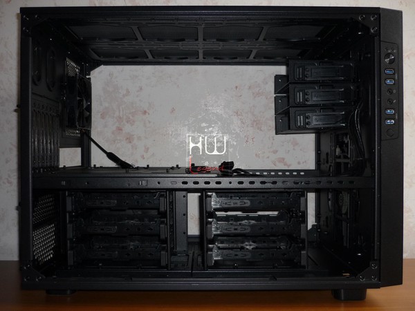 Thermaltake_Core_X9_-_Uno_sguardo_allinterno