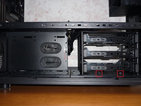 Thermaltake_Core_X9_-_Uno_sguardo_allinterno_-_11
