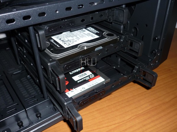 Thermaltake_Core_X9_-_Uno_sguardo_allinterno_-_12