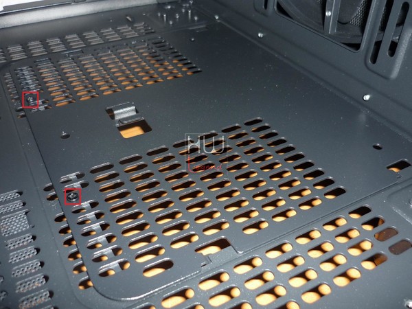 Thermaltake_Core_X9_-_Uno_sguardo_allinterno_-_17